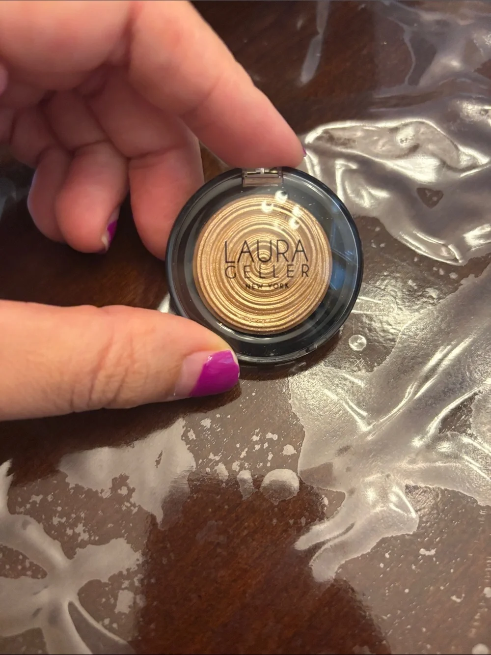 Laura Geller Gold Shimmer Eyeshadow - Metallic Gold
